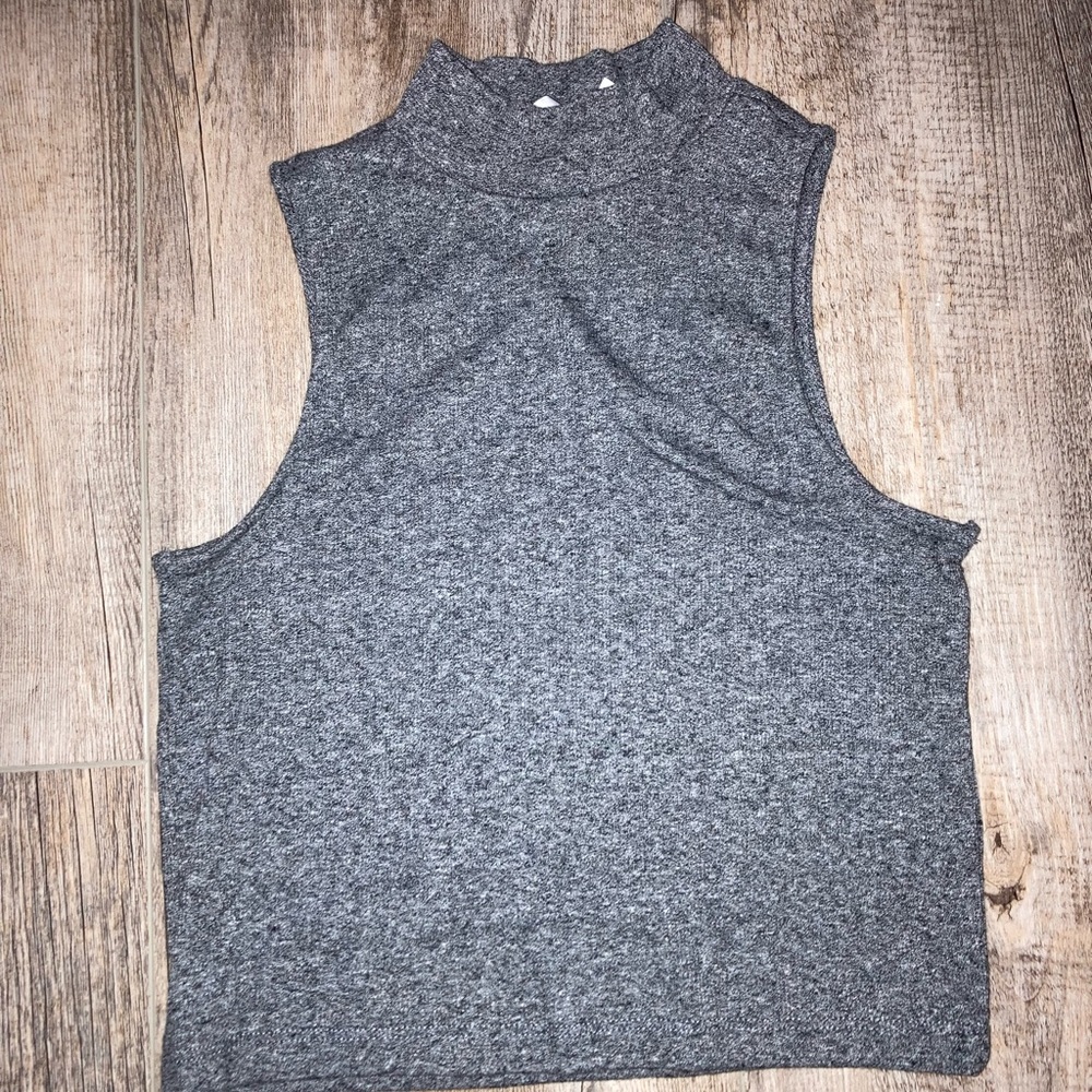 Grey top